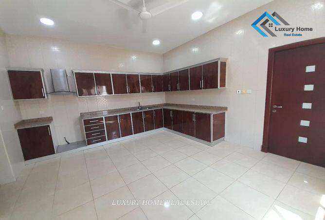 Apartment - 2 Bedrooms - 2 Bathrooms for rent in Tubli - Central Governorate