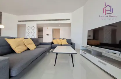 Apartment - 2 Bedrooms - 3 Bathrooms for rent in Sanabis - Manama - Capital Governorate