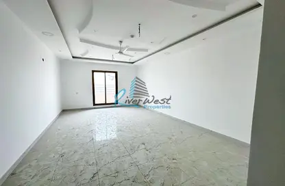 Apartment - 6 Bedrooms - 5 Bathrooms for sale in Hidd - Muharraq Governorate