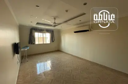 Apartment - 2 Bedrooms - 2 Bathrooms for rent in Sanabis - Manama - Capital Governorate