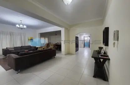 Apartment - 3 Bedrooms - 4 Bathrooms for rent in Muharraq - Muharraq Governorate