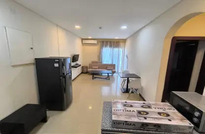 Apartment - 2 Bedrooms - 2 Bathrooms for rent in Exhibition Road - Hoora - Capital Governorate