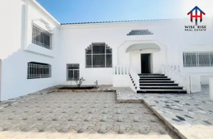 Villa - 4 Bedrooms - 6 Bathrooms for rent in Tubli - Central Governorate