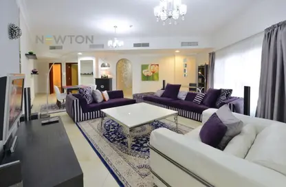 Apartment - 2 Bedrooms - 3 Bathrooms for sale in Al Juffair - Capital Governorate