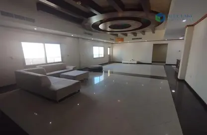 Apartment - 3 Bedrooms - 3 Bathrooms for rent in Al Juffair - Capital Governorate