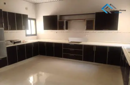 Apartment - 3 Bedrooms - 5 Bathrooms for rent in Tubli - Central Governorate