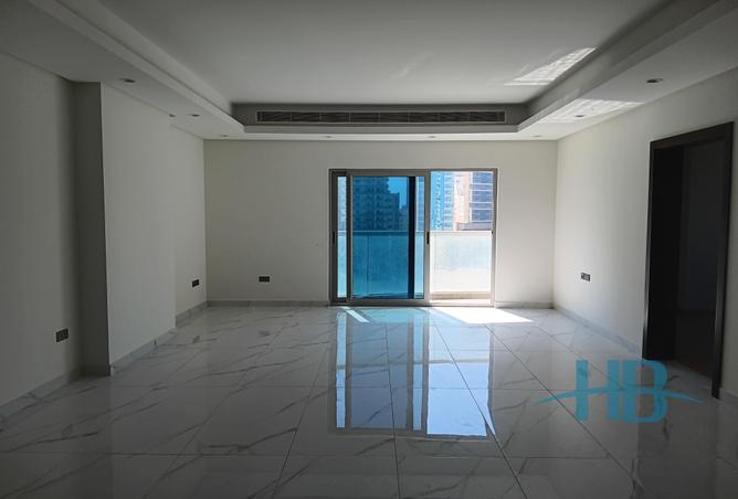 Apartment - 2 Bedrooms - 2 Bathrooms for sale in Al Juffair - Capital Governorate