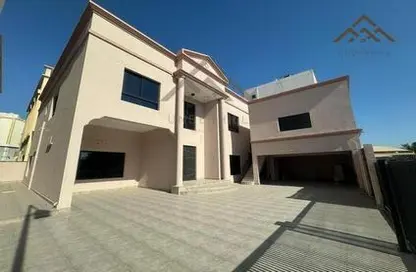 Villa - 4 Bedrooms - 6 Bathrooms for sale in Tubli - Central Governorate