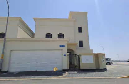 Villa - 3 Bedrooms - 5 Bathrooms for sale in Deerat Al Oyoun - Diyar Al Muharraq - Muharraq Governorate