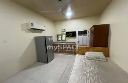 Apartment - 1 Bathroom for rent in Al Burhama - Manama - Capital Governorate