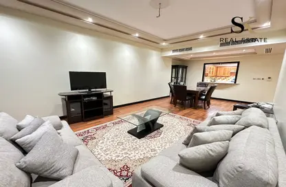 Apartment - 2 Bedrooms - 3 Bathrooms for rent in Abraj Al Lulu - Manama - Capital Governorate