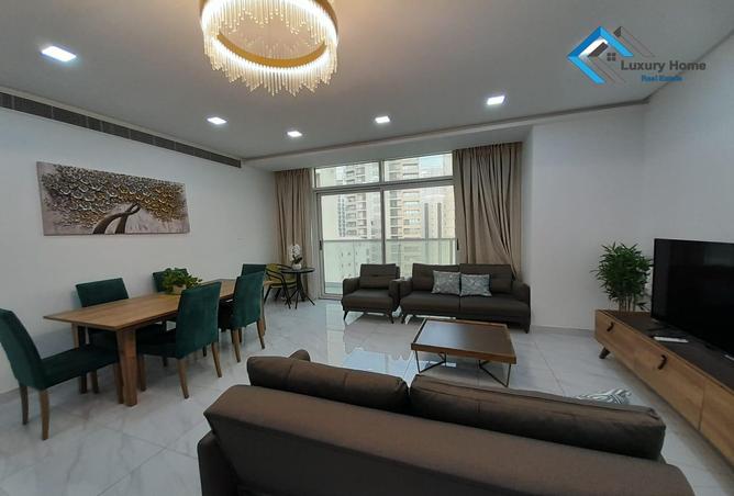 Apartment - 3 Bedrooms - 3 Bathrooms for rent in Al Juffair - Capital Governorate