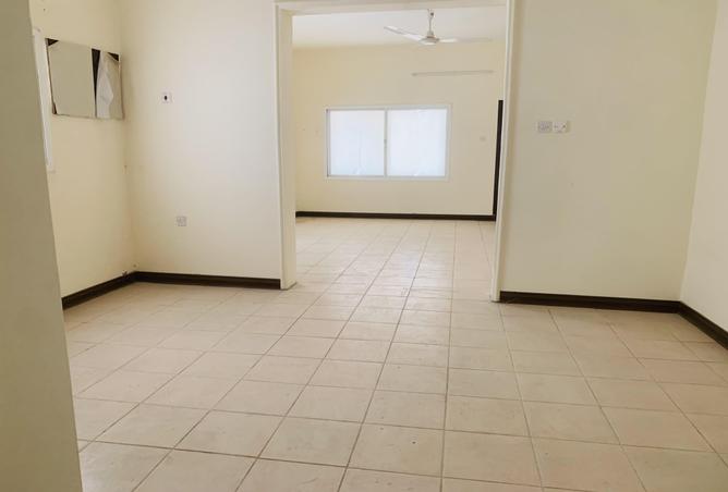 Compound - 3 Bedrooms - 3 Bathrooms for rent in Gufool - Manama - Capital Governorate