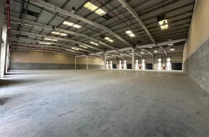 Warehouse - Studio - 3 Bathrooms for rent in Hidd - Muharraq Governorate