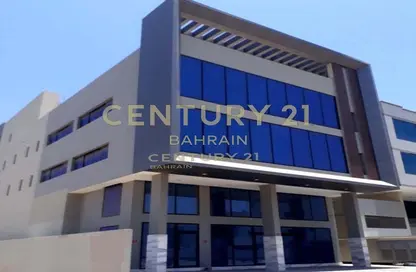 Whole Building - Studio - 7+ Bathrooms for rent in Tubli - Central Governorate