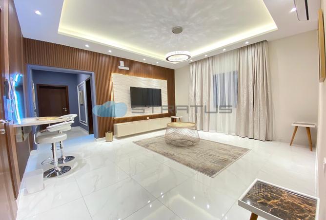 Apartment - 2 Bedrooms - 2 Bathrooms for rent in Busaiteen - Muharraq Governorate