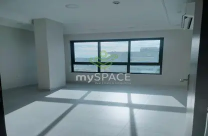 Office Space - Studio - 2 Bathrooms for rent in Sanad - Central Governorate