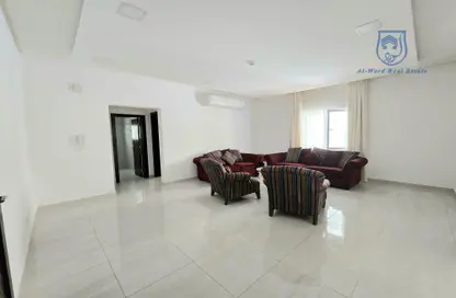 Apartment - 2 Bedrooms - 2 Bathrooms for rent in Busaiteen - Muharraq Governorate