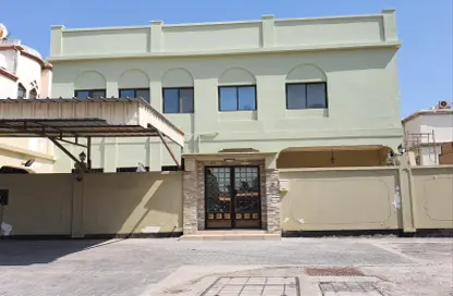 Villa - 6 Bedrooms - 5 Bathrooms for rent in Arad - Muharraq Governorate