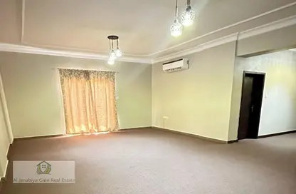 Apartment - 2 Bedrooms - 2 Bathrooms for sale in Mahooz - Manama - Capital Governorate