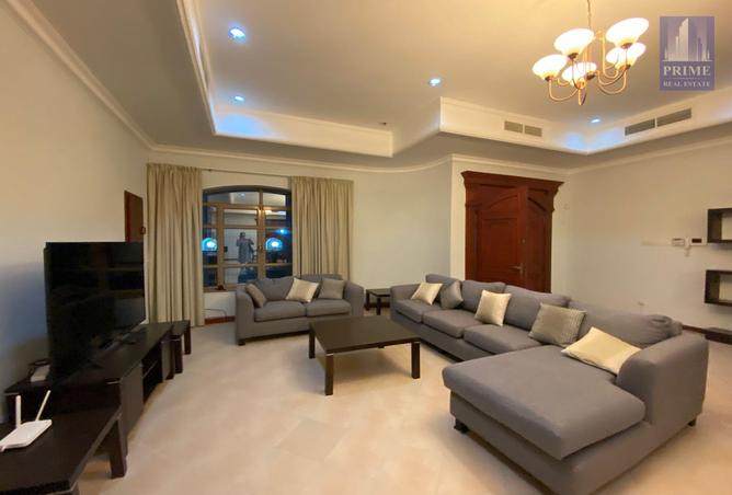 Villa - 4 Bedrooms - 5 Bathrooms for rent in Al Juffair - Capital Governorate