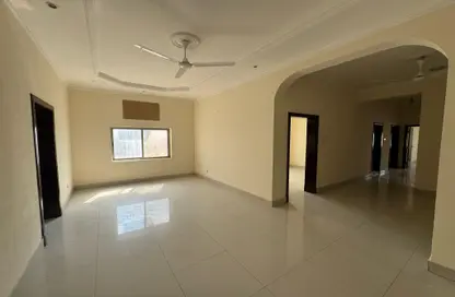 Apartment - 3 Bedrooms - 3 Bathrooms for rent in Riffa Al Sharqi - Riffa - Southern Governorate