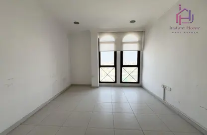 Office Space - Studio - 2 Bathrooms for rent in Sanad - Central Governorate