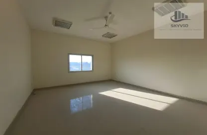 Office Space - Studio - 2 Bathrooms for rent in Askar - Southern Governorate