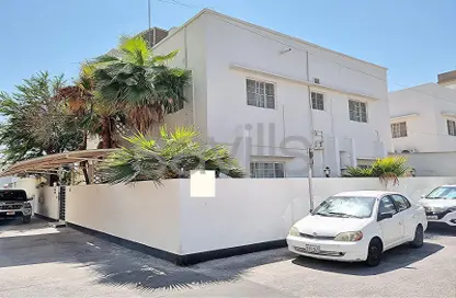 Villa - 4 Bedrooms - 4 Bathrooms for rent in Manama - Capital Governorate