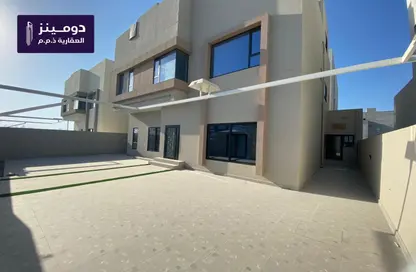 Villa - 5 Bedrooms - 6 Bathrooms for sale in Hidd - Muharraq Governorate