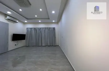 Apartment - 1 Bathroom for rent in Hidd - Muharraq Governorate