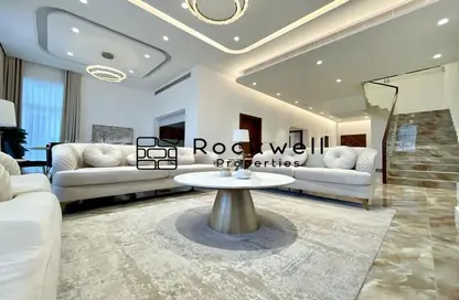 Duplex - 3 Bedrooms - 4 Bathrooms for rent in Seef - Capital Governorate