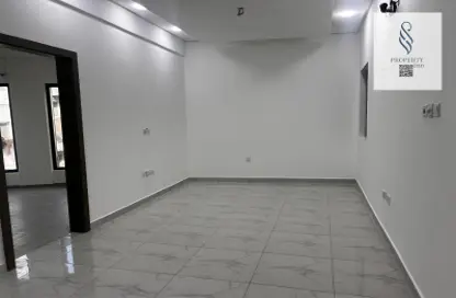 Apartment - 3 Bedrooms - 2 Bathrooms for rent in Manama Souq - Manama - Capital Governorate