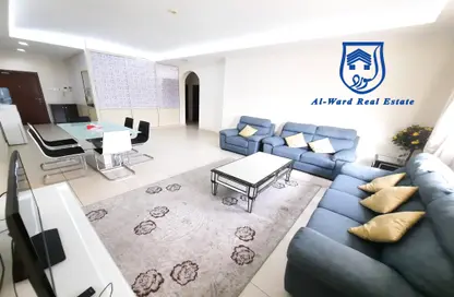 Apartment - 3 Bedrooms - 2 Bathrooms for rent in Busaiteen - Muharraq Governorate