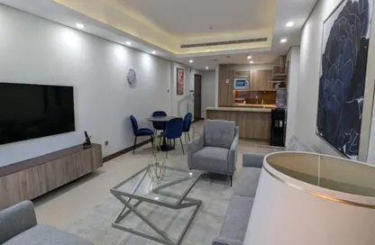 Apartment - 2 Bedrooms - 2 Bathrooms for rent in Busaiteen - Muharraq Governorate