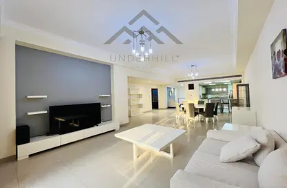 Apartment - 3 Bedrooms - 2 Bathrooms for rent in Al Juffair - Capital Governorate