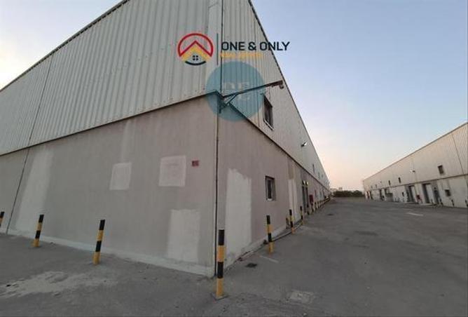 Warehouse - Studio - 1 Bathroom for rent in Hidd - Muharraq Governorate