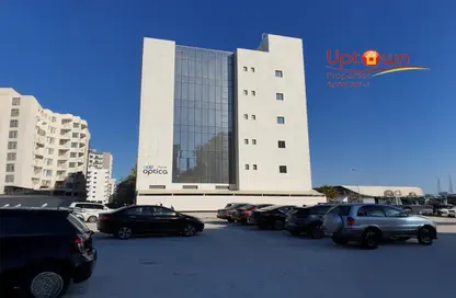 Full Floor - Studio - 2 Bathrooms for rent in Busaiteen - Muharraq Governorate