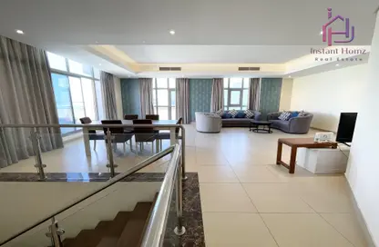 Duplex - 3 Bedrooms - 4 Bathrooms for rent in Busaiteen - Muharraq Governorate