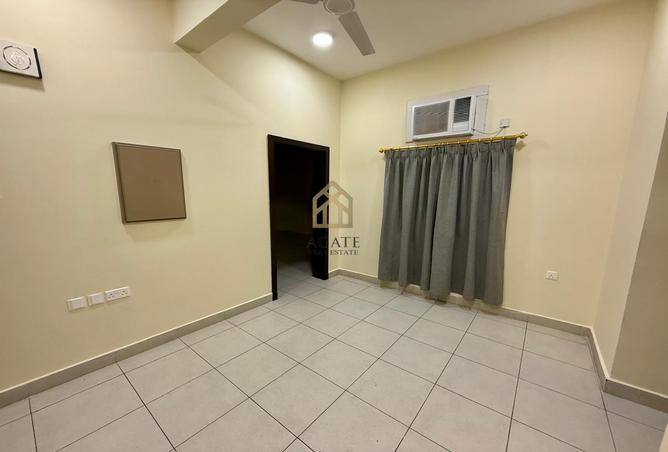 Apartment - 2 Bedrooms - 1 Bathroom for rent in Hidd - Muharraq Governorate