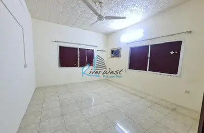 Apartment - 4 Bedrooms - 2 Bathrooms for rent in Gudaibiya - Manama - Capital Governorate