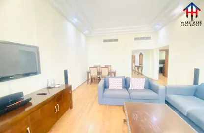 Apartment - 2 Bedrooms - 3 Bathrooms for rent in Um Al Hasam - Manama - Capital Governorate