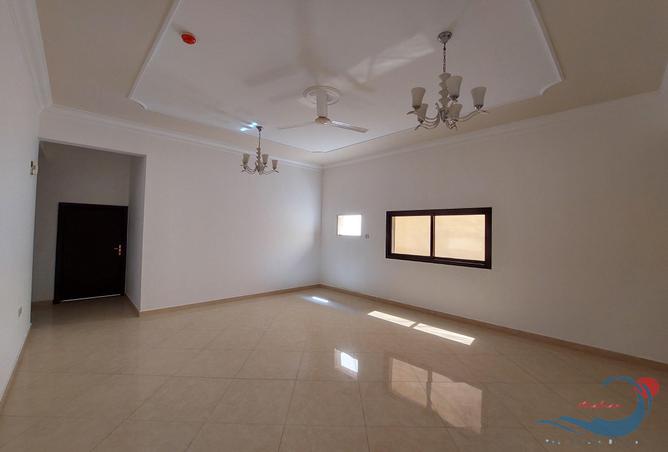 Apartment - 3 Bedrooms - 3 Bathrooms for rent in Hidd - Muharraq Governorate