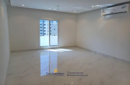 Apartment - 5 Bedrooms - 5 Bathrooms for sale in Hidd - Muharraq Governorate