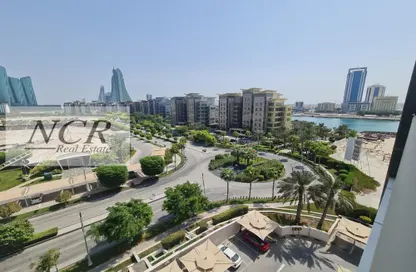 Apartment - 2 Bedrooms - 2 Bathrooms for rent in Reef Island - Capital Governorate