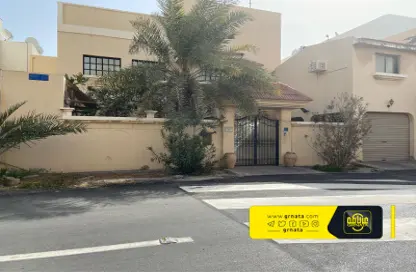 Villa - 4 Bedrooms - 6 Bathrooms for sale in Arad - Muharraq Governorate