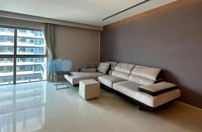 Apartment - 2 Bedrooms - 3 Bathrooms for rent in Reef Island - Capital Governorate