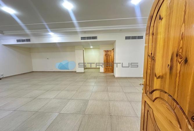 Apartment - 2 Bedrooms - 3 Bathrooms for rent in Janabiya - Northern Governorate