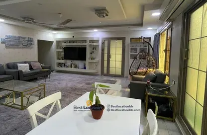 Villa - 5 Bedrooms - 6 Bathrooms for sale in Hamad Town - Northern Governorate