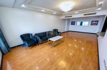 Apartment - 3 Bedrooms - 4 Bathrooms for rent in Abraj Al Lulu - Manama - Capital Governorate